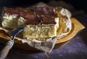 Prajitura fără coacere, cu biscuiți, piscoturi și cremă de lămâie
