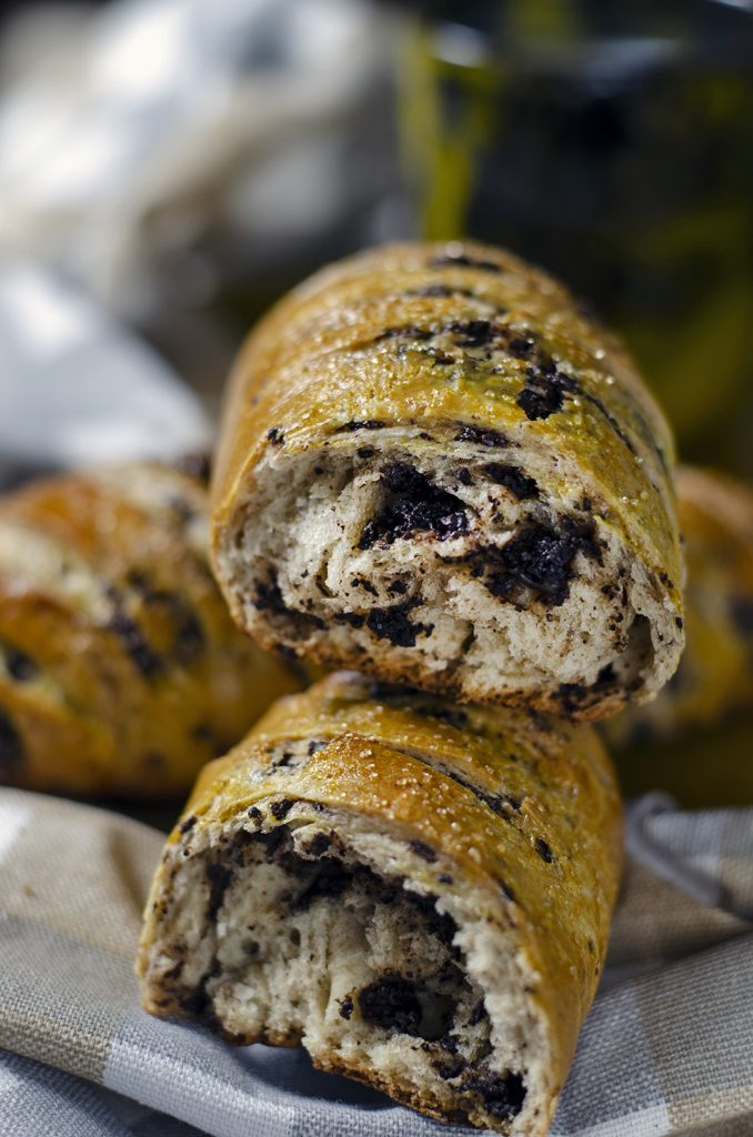 Pâine dulce cu fulgi de ciocolată, în secțiune