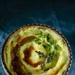 Piure de cartofi cu turmeric, usturoi, prăjală de ceapă și boia de ardei
